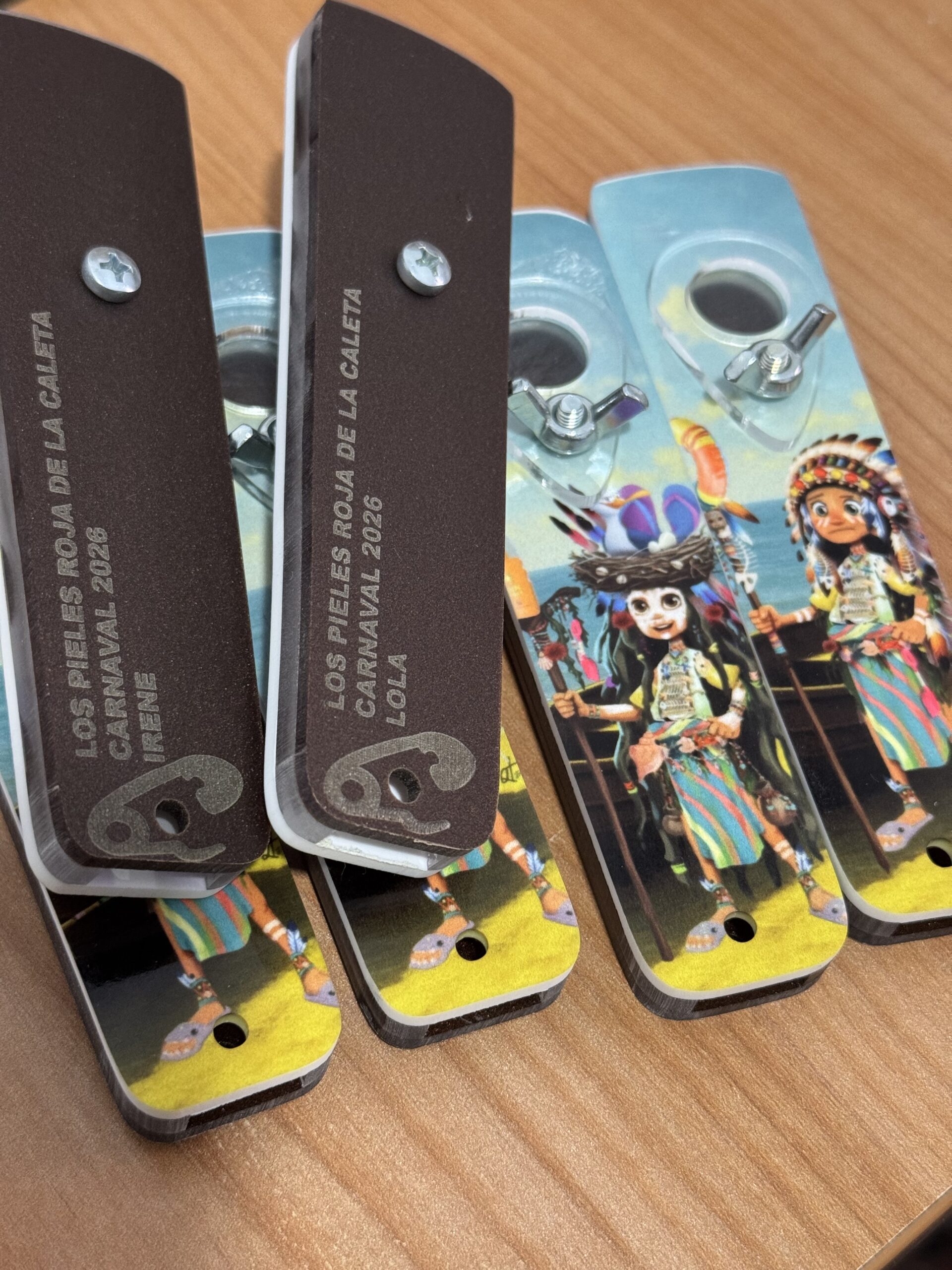 Pitos de metacrilato personalizados