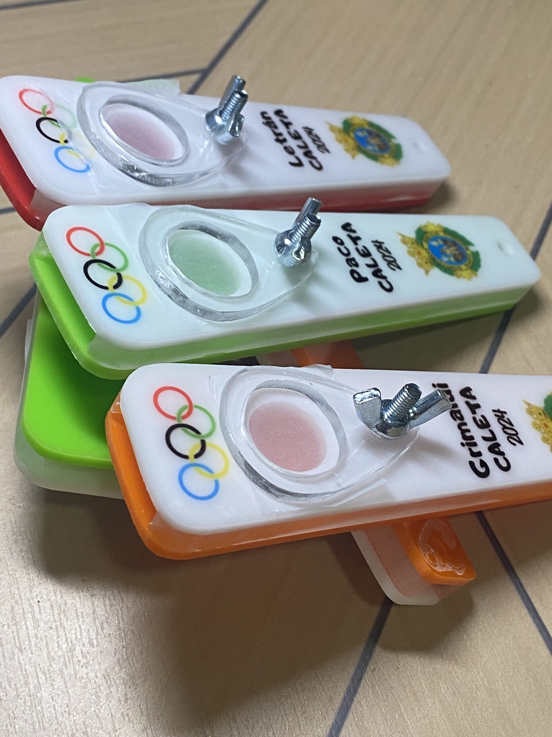 Pitos de metacrilato personalizados - Imagen 13