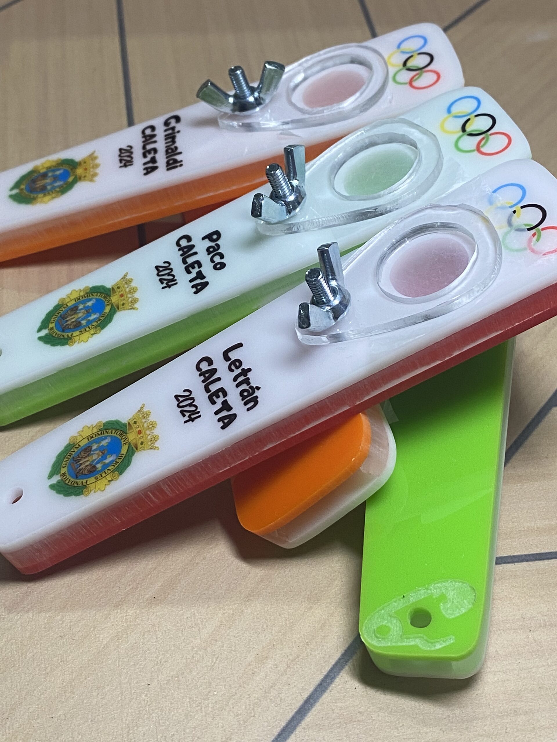 Pitos de metacrilato personalizados - Imagen 14